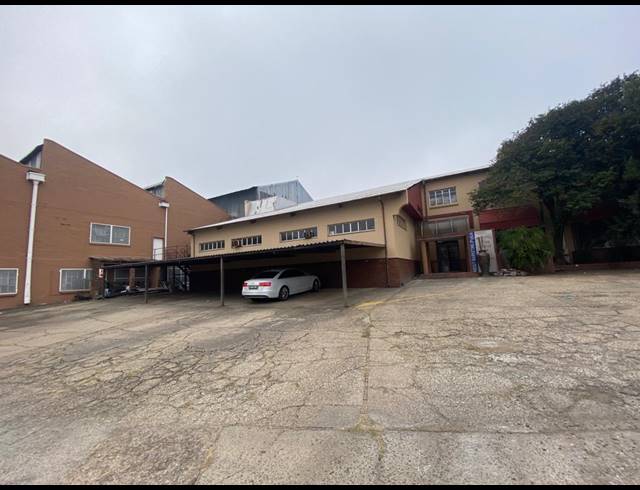 8,000M² WAREHOUSE TO LET IN INDUSTRIA WEST